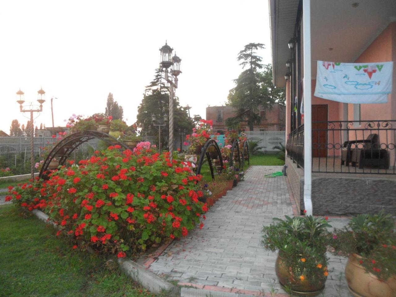 Galina Guest House Alakhadzi Ngoại thất bức ảnh