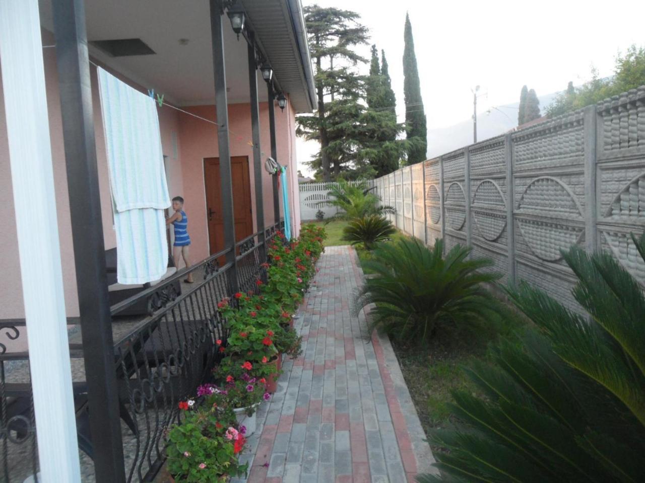 Galina Guest House Alakhadzi Ngoại thất bức ảnh